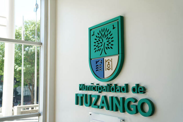ESCUDO MUNICIPALIDAD DE ITUZAINGÓ MDN