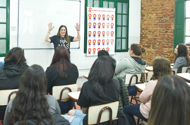 Curso de lengua de señas MDN