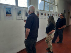 La UNM presenta una muestra artística en homenaje a la democracia
