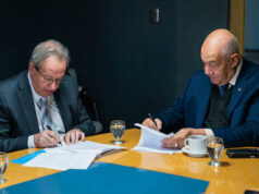 La Universidad de Morón firmó un convenio con el Hospital Posadas