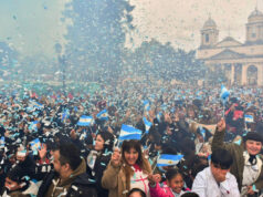 Morón| Estudiantes realizaron la tradicional promesa a la Bandera