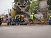 Moreno inició la repavimentación de la calle San Emilio en Trujui